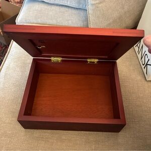Dansk Cherry Wood hinged Box w./ 4” x 6” picture frame Top 05554XX dresser desk